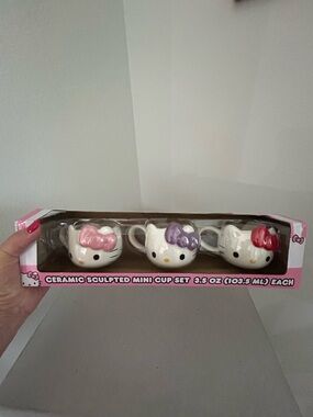 Hello Kitty 3 Mini Ceramic Cup Set with Pink, Purple, Red Bows